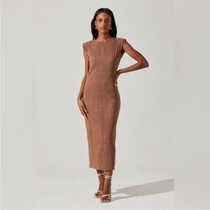 Astr Plisse Straight Neck Midi Dress